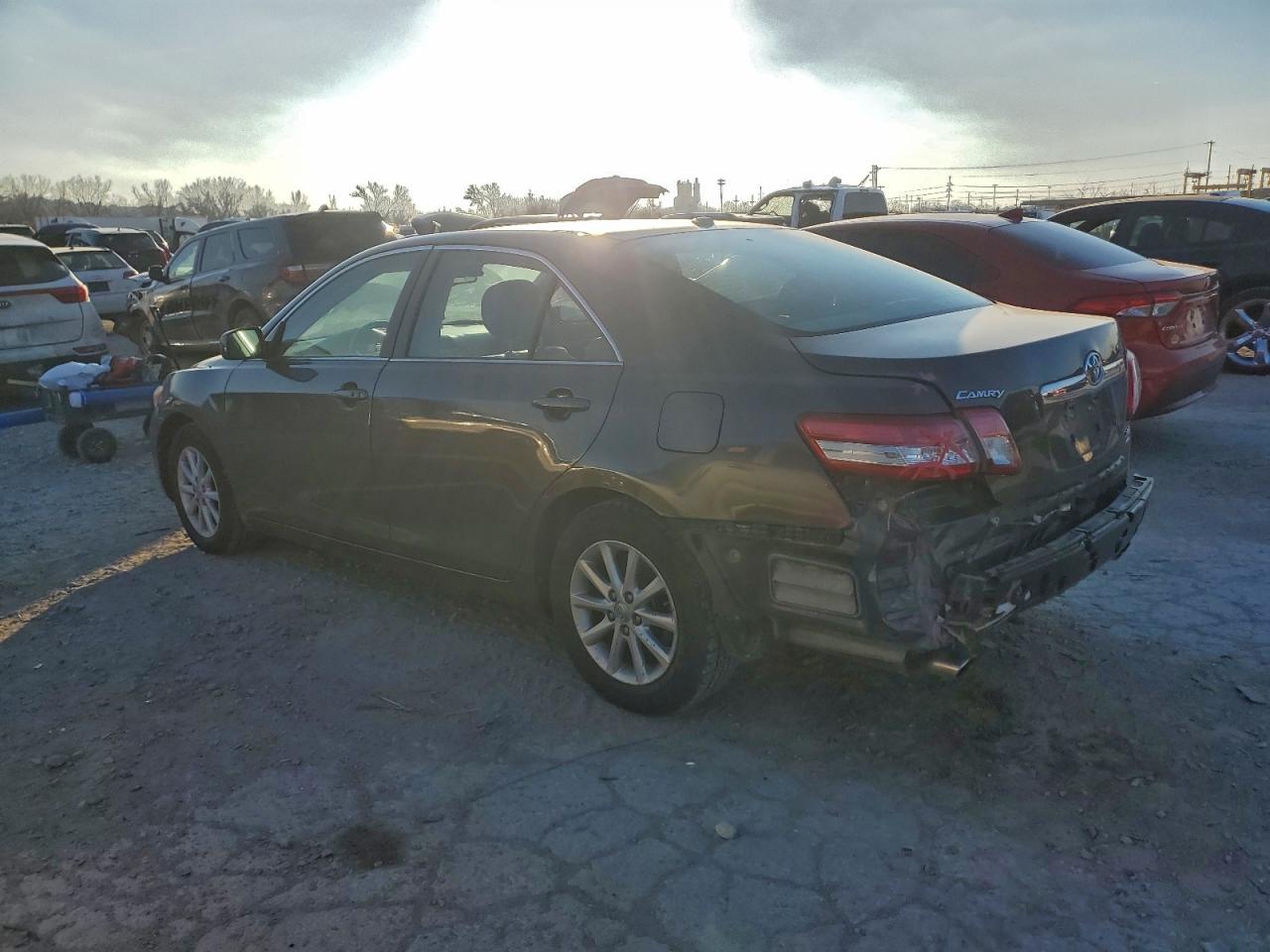 2011 TOYOTA CAMRY SE photo 2