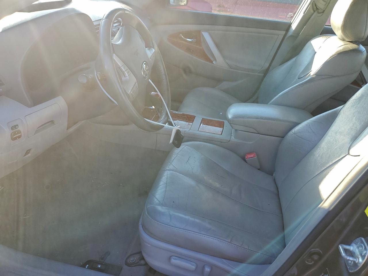 2011 TOYOTA CAMRY SE photo 7