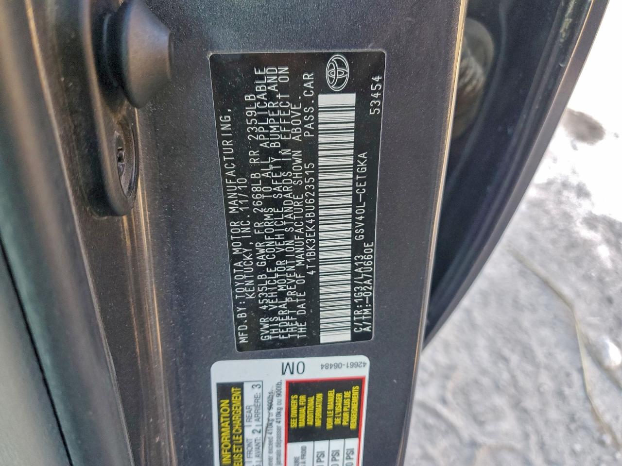 2011 TOYOTA CAMRY SE photo 12