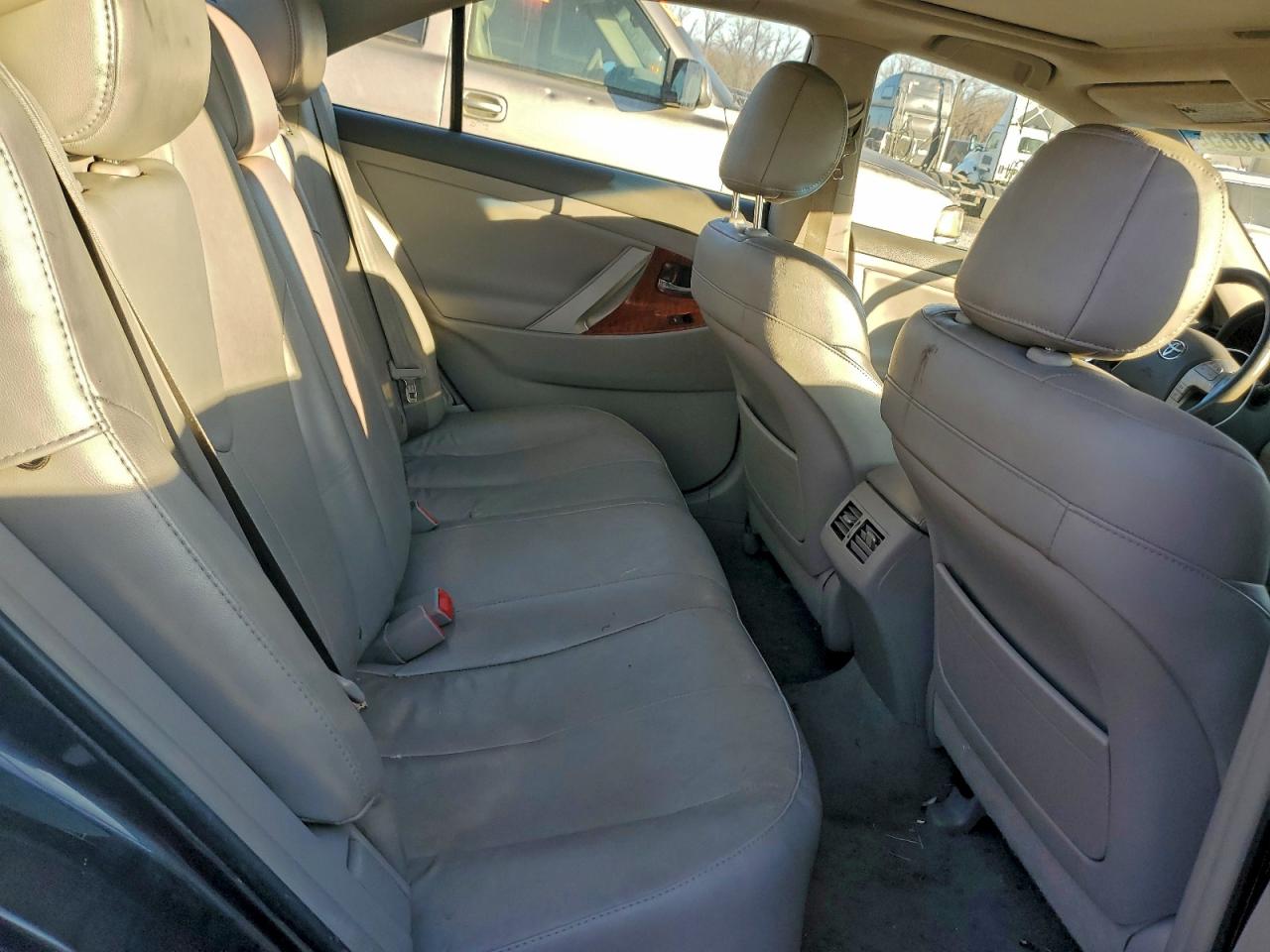 2011 TOYOTA CAMRY SE photo 10