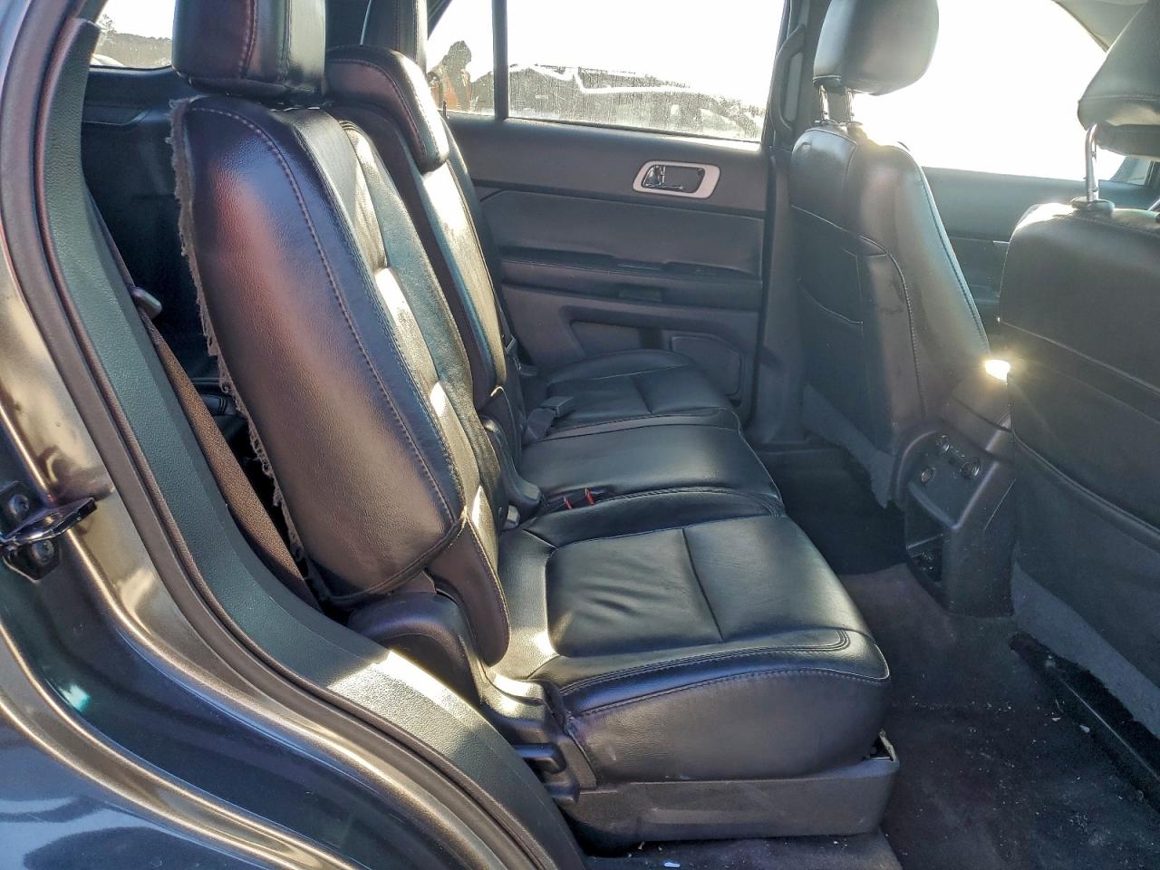 2015 FORD EXPLORER XLT photo 11