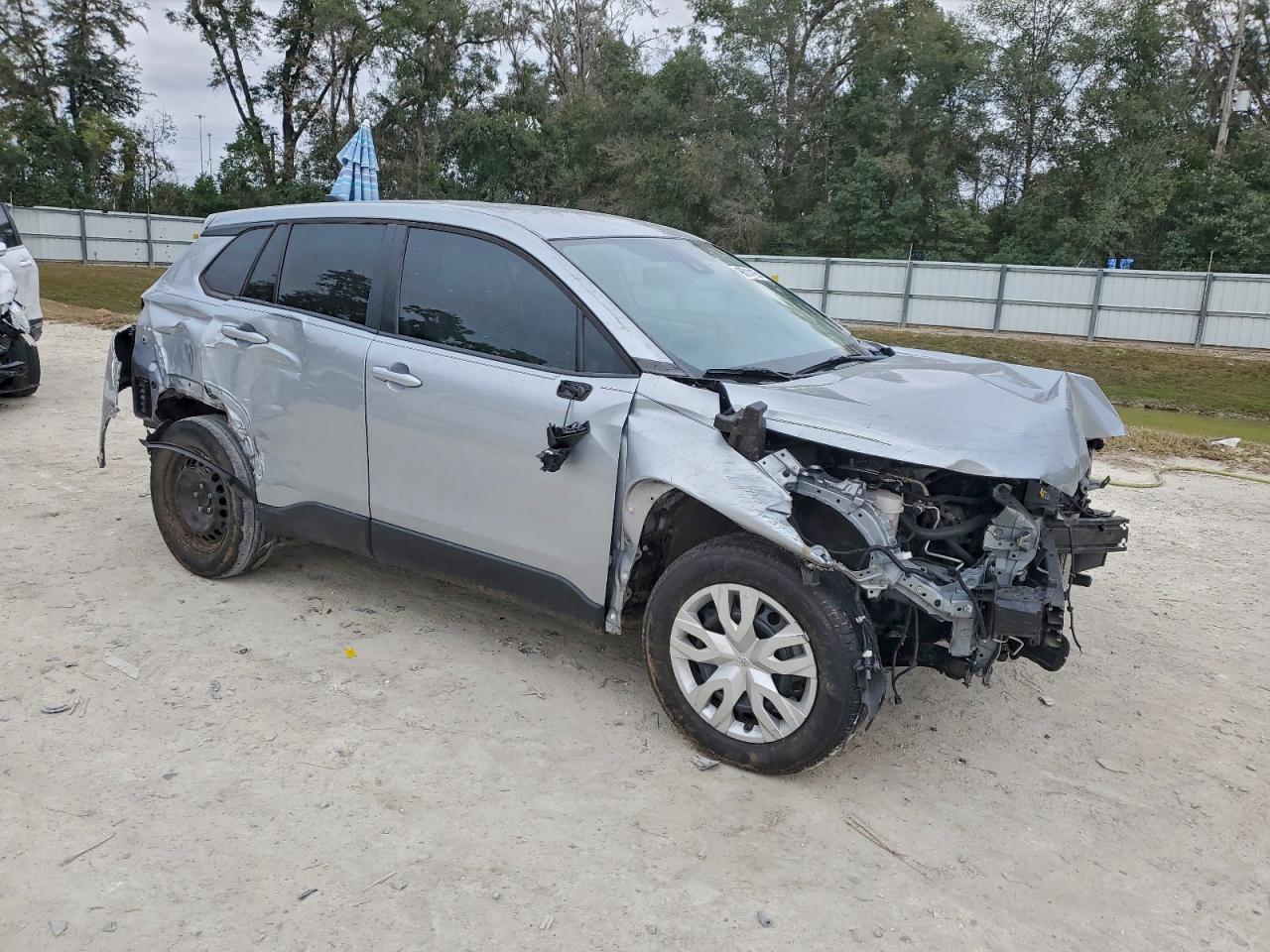 2022 TOYOTA COROLLA CROSS L photo 4