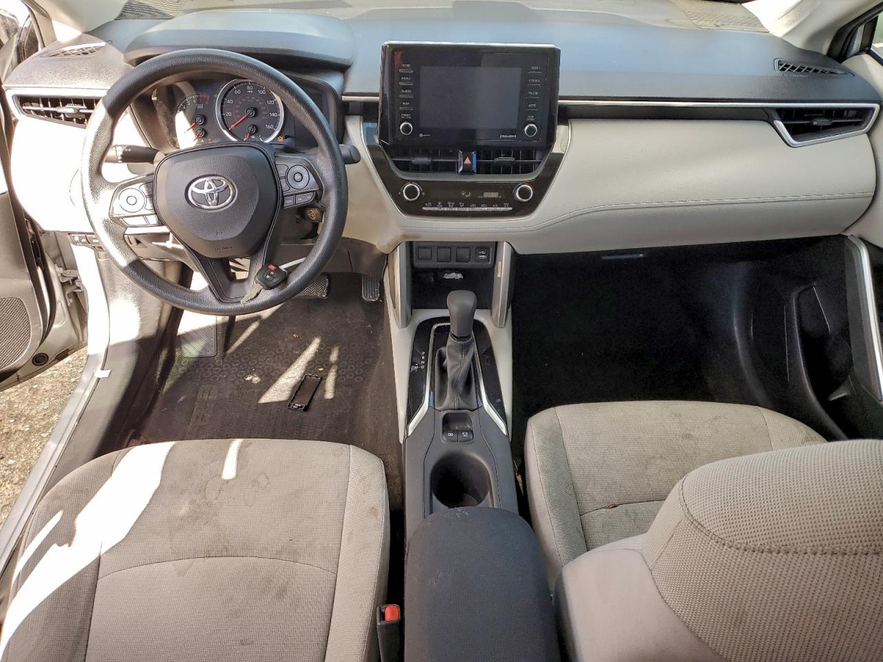 2022 TOYOTA COROLLA CROSS L photo 8