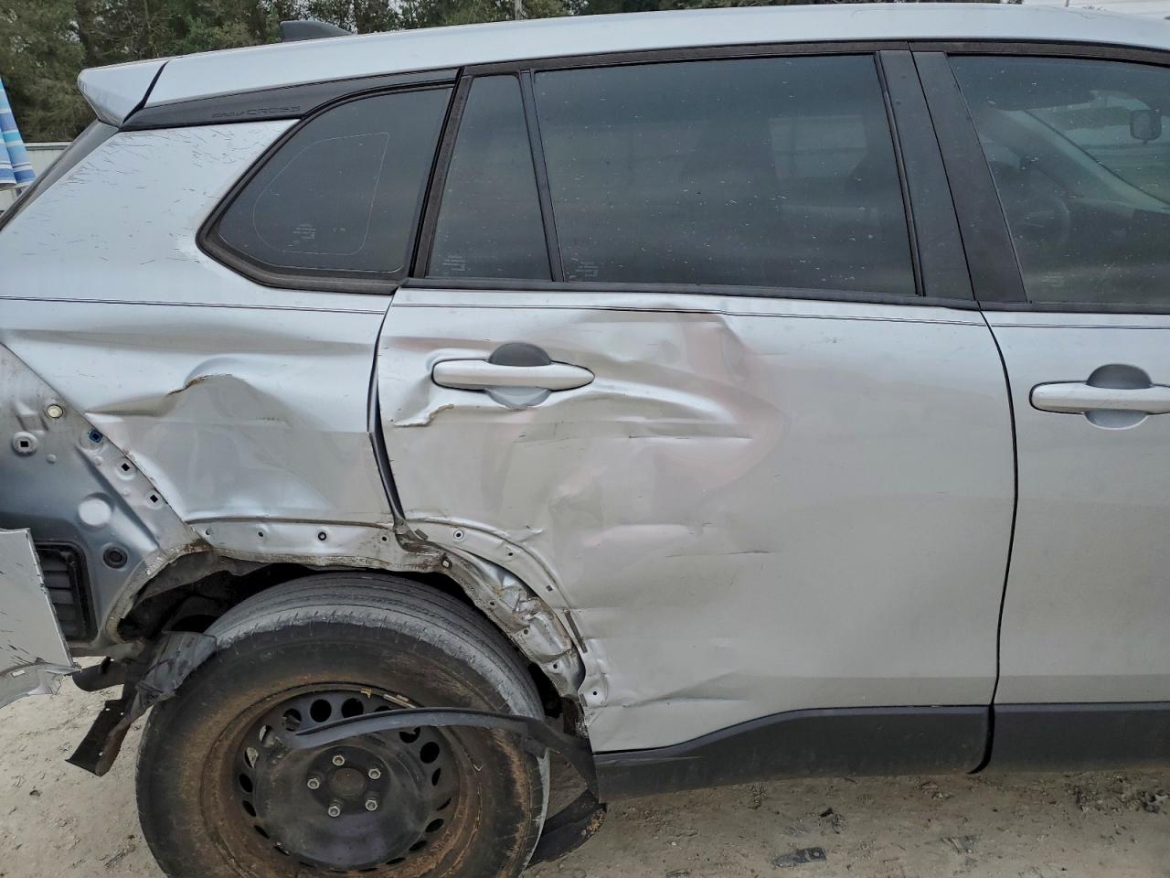 2022 TOYOTA COROLLA CROSS L photo 11