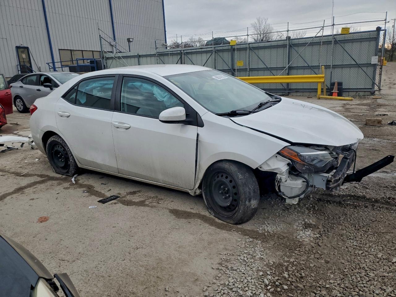 2017 TOYOTA COROLLA LE photo 4