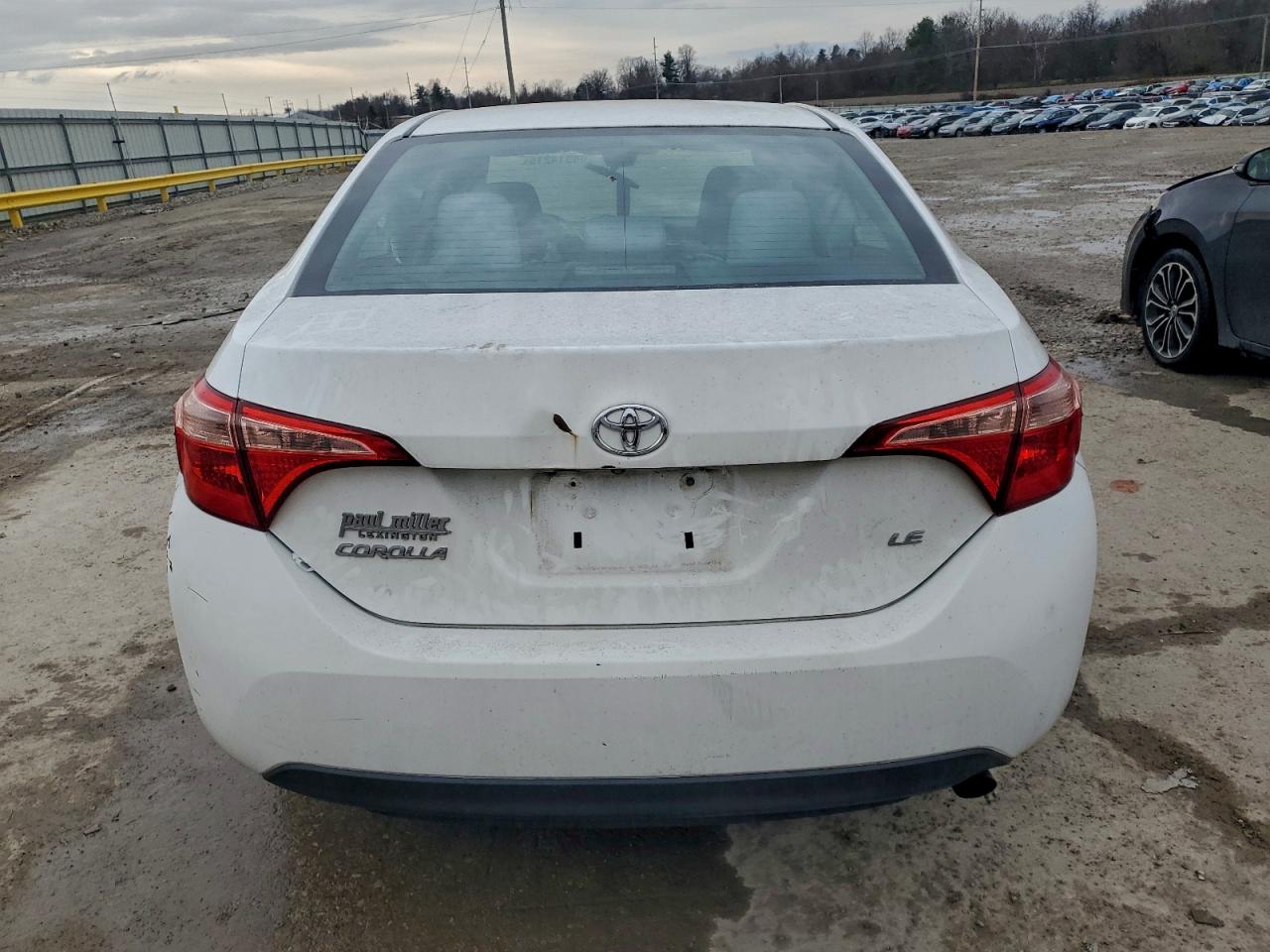 2017 TOYOTA COROLLA LE photo 6