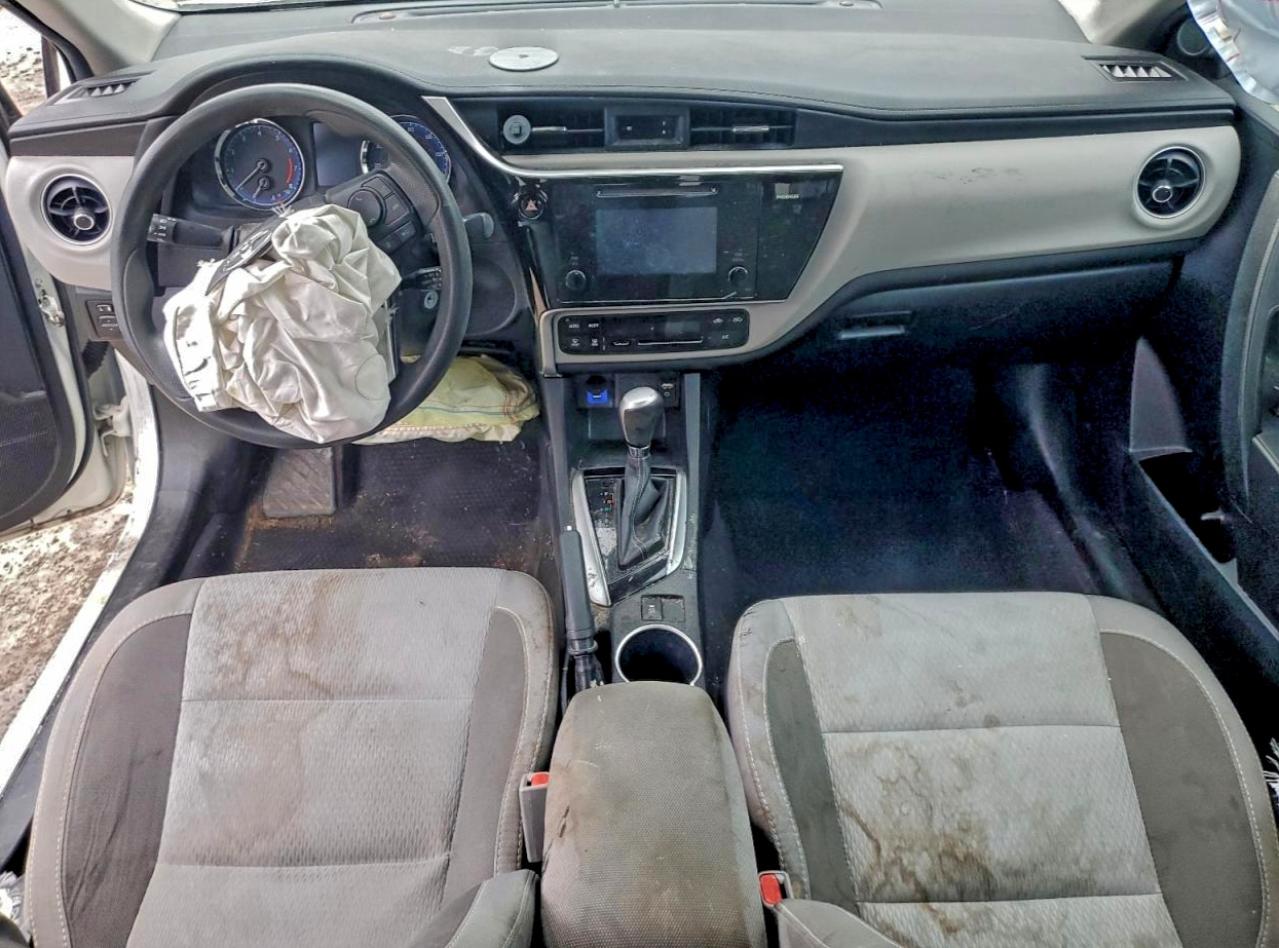 2017 TOYOTA COROLLA LE photo 8