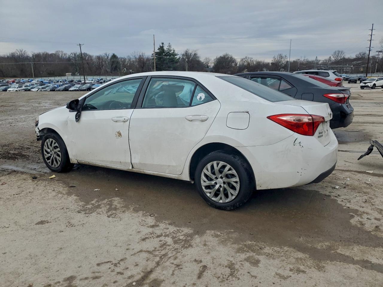 2017 TOYOTA COROLLA LE photo 2