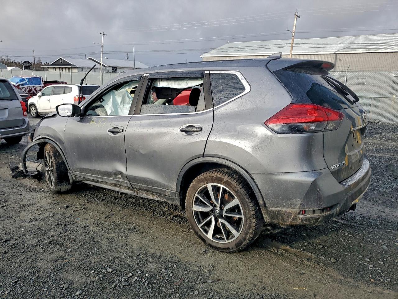 2017 NISSAN ROGUE SV photo 2