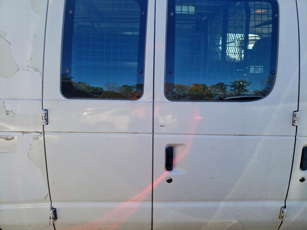 2000 FORD E250 DELIVERY VAN photo 11
