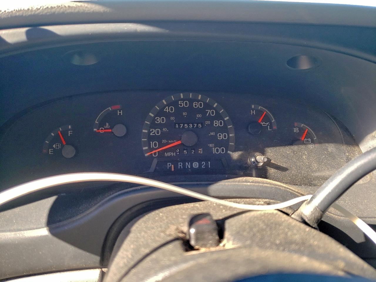 2000 FORD E250 DELIVERY VAN photo 9