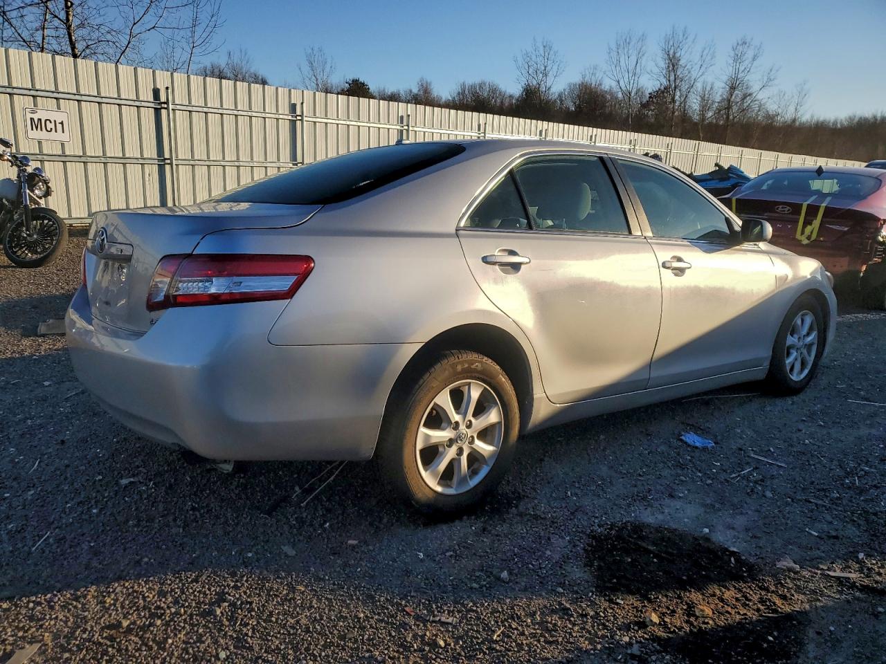 2011 TOYOTA CAMRY BASE photo 3
