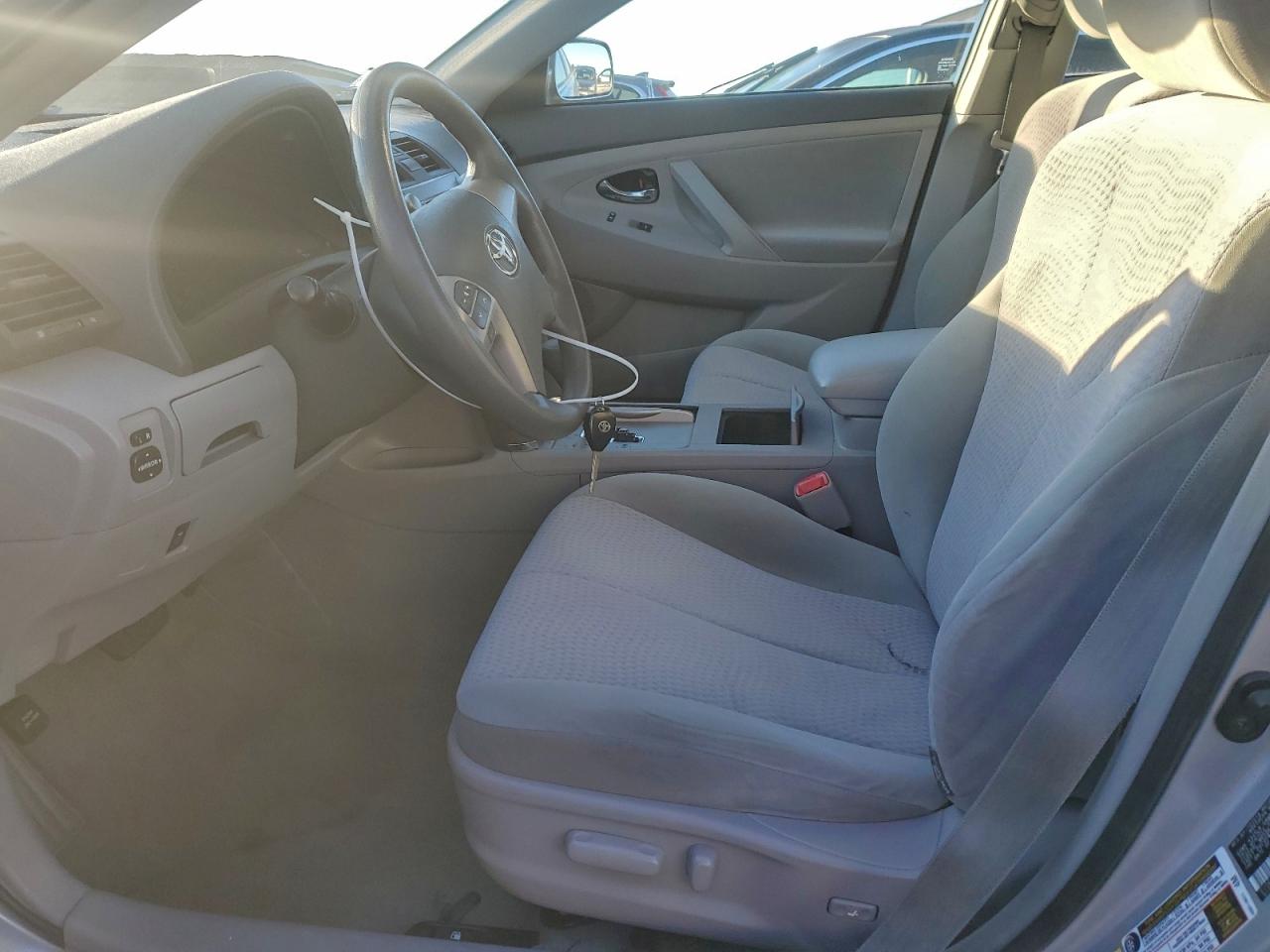 2011 TOYOTA CAMRY BASE photo 7