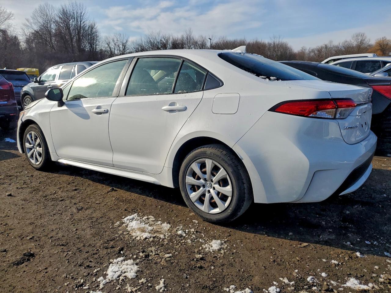 2020 TOYOTA COROLLA LE photo 2