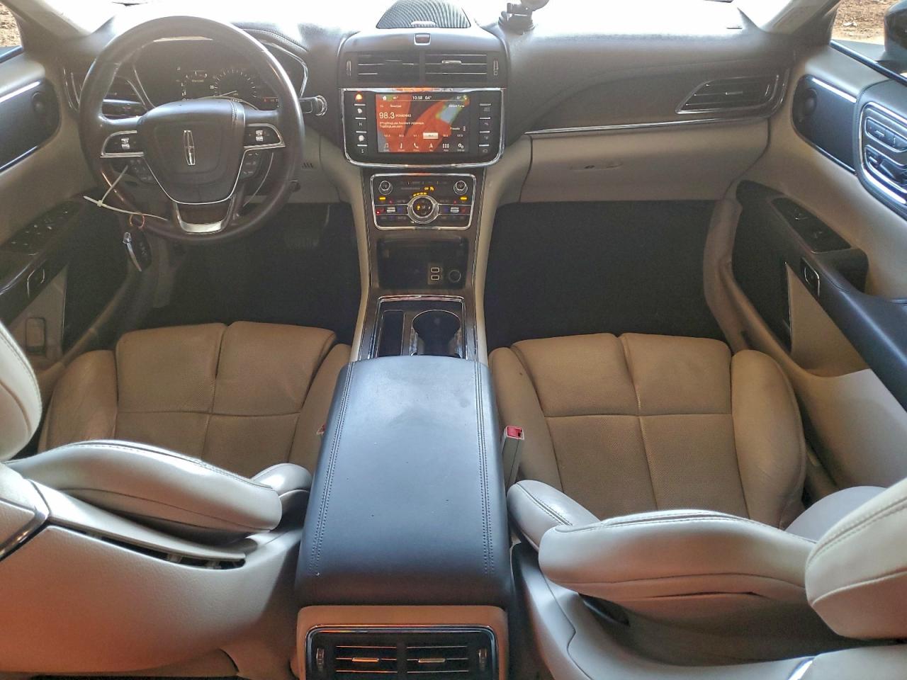 2018 LINCOLN CONTINENTAL RESERVE photo 8