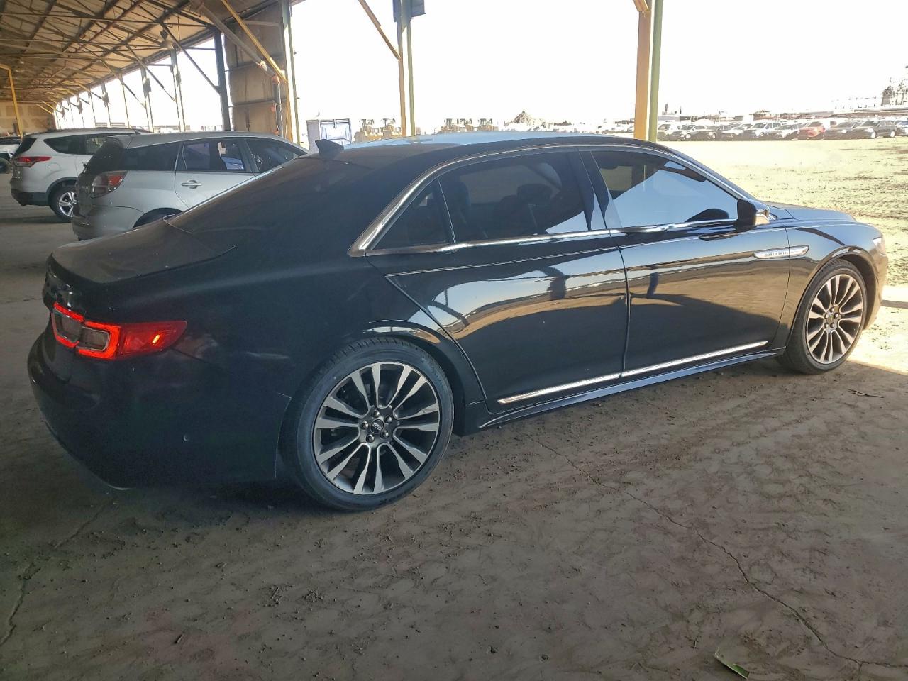 2018 LINCOLN CONTINENTAL RESERVE photo 3