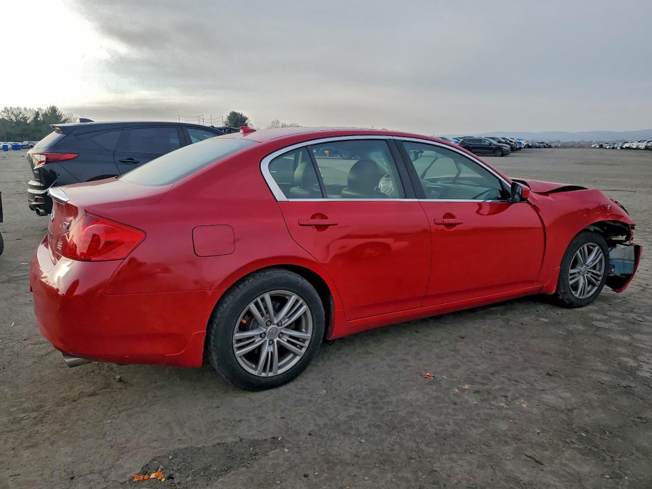 2013 INFINITI G37 BASE photo 3