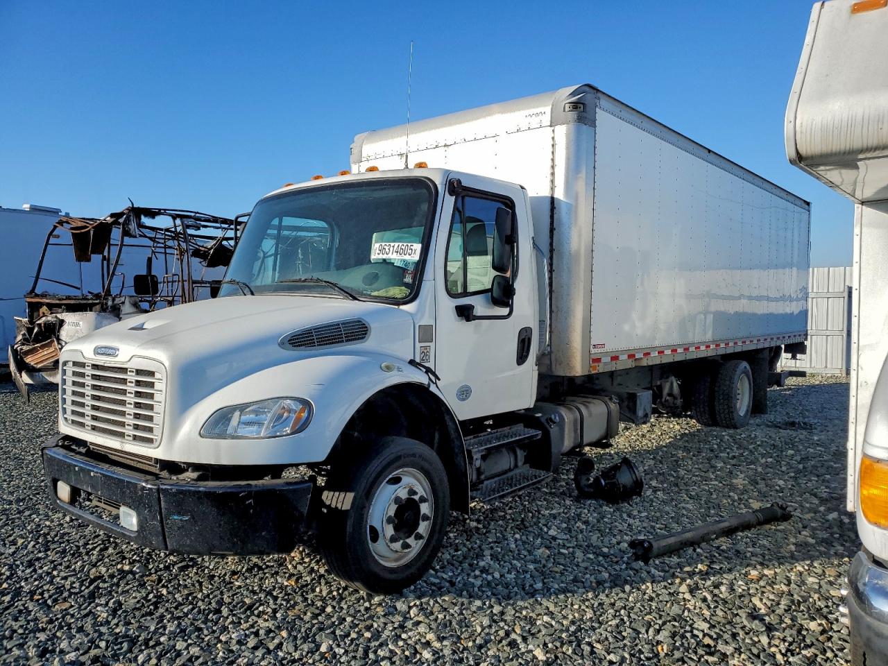 2018 FREIGHTLINER BUSINESS CLASS M2 BOX TRUCK photo 2