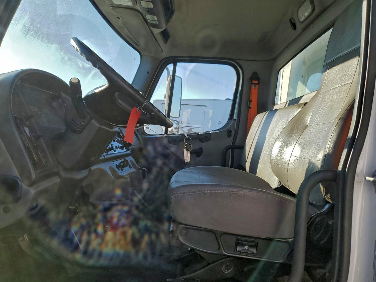 2018 FREIGHTLINER BUSINESS CLASS M2 BOX TRUCK photo 6