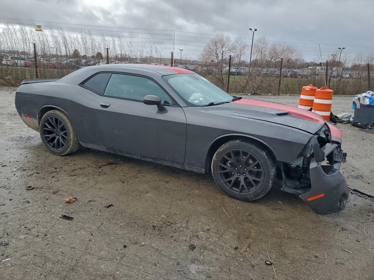 2016 DODGE CHALLENGER SXT photo 4