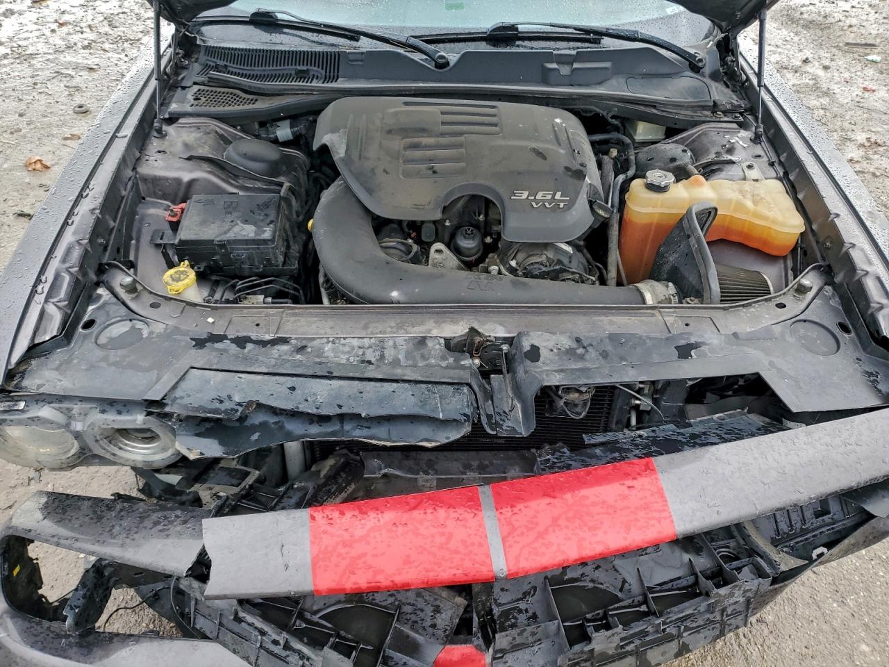 2016 DODGE CHALLENGER SXT photo 11