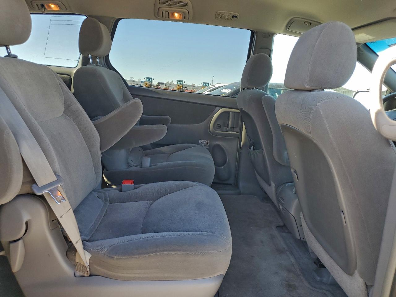2006 TOYOTA SIENNA XLE photo 11