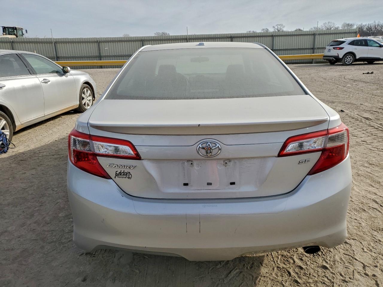 2013 TOYOTA CAMRY L photo 6