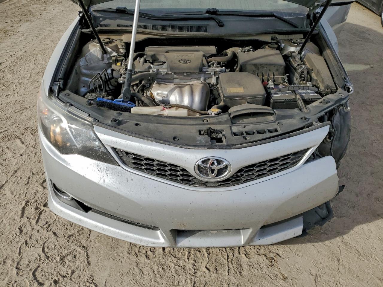 2013 TOYOTA CAMRY L photo 11