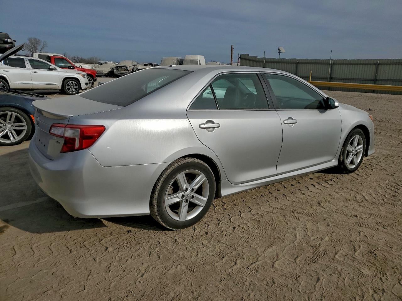 2013 TOYOTA CAMRY L photo 3