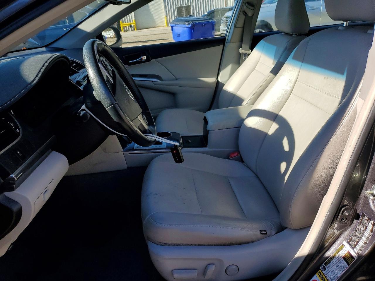 2014 TOYOTA CAMRY HYBRID photo 13
