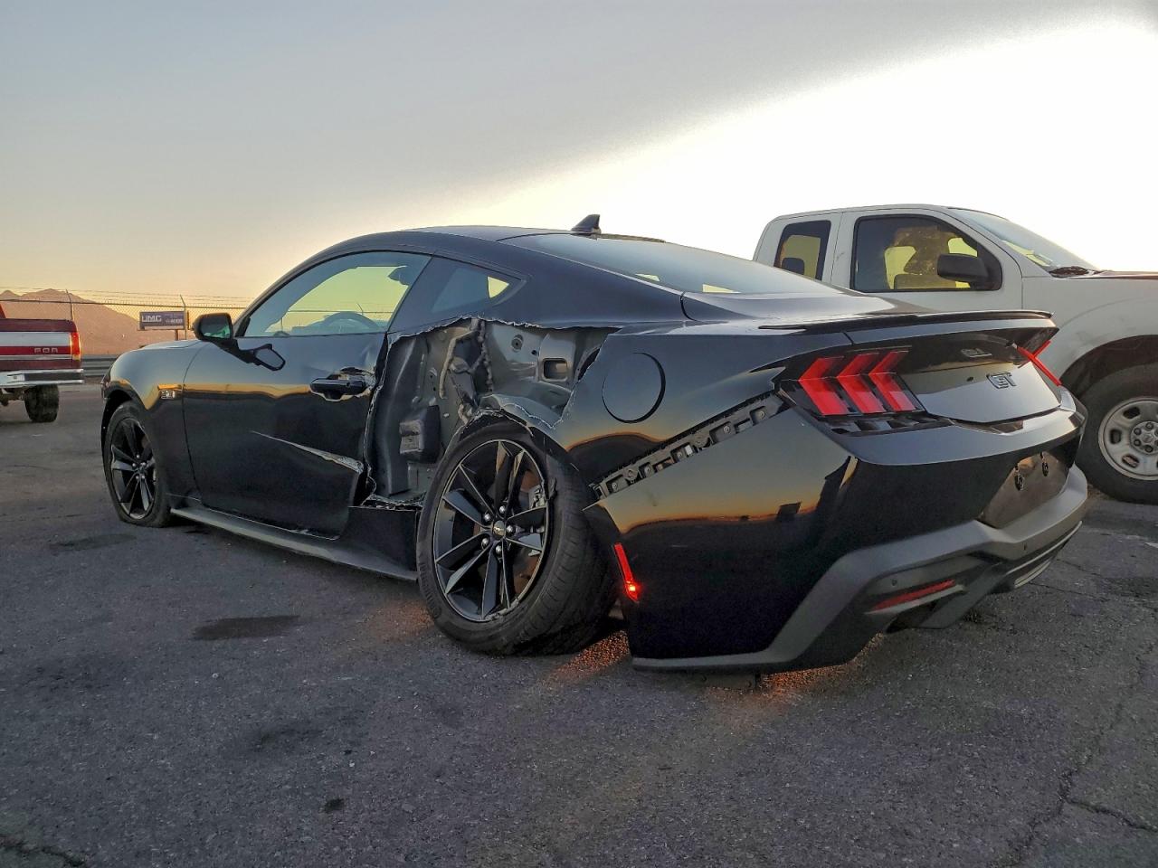 2025 FORD MUSTANG GT photo 3