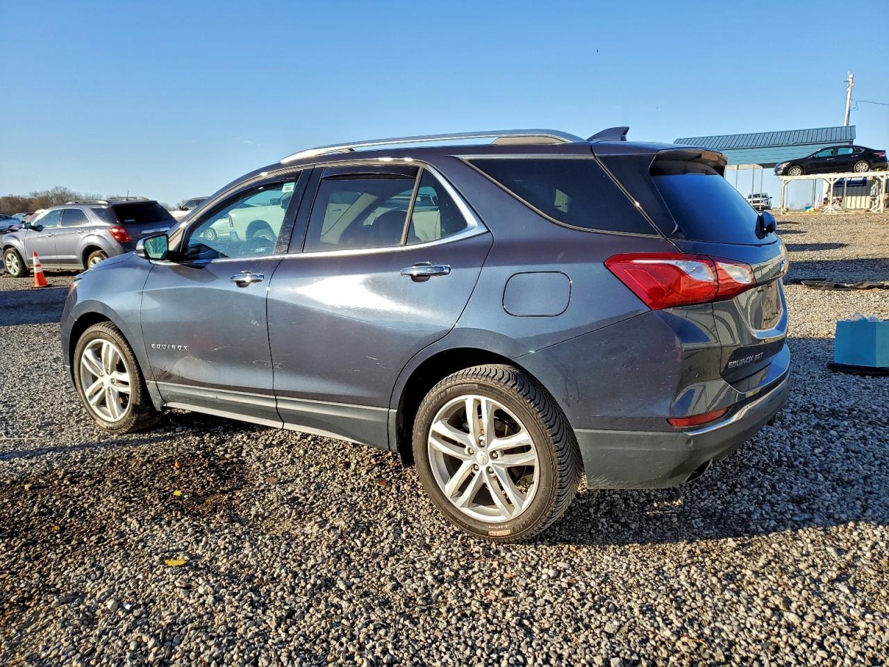 2018 CHEVROLET EQUINOX PREMIER photo 2