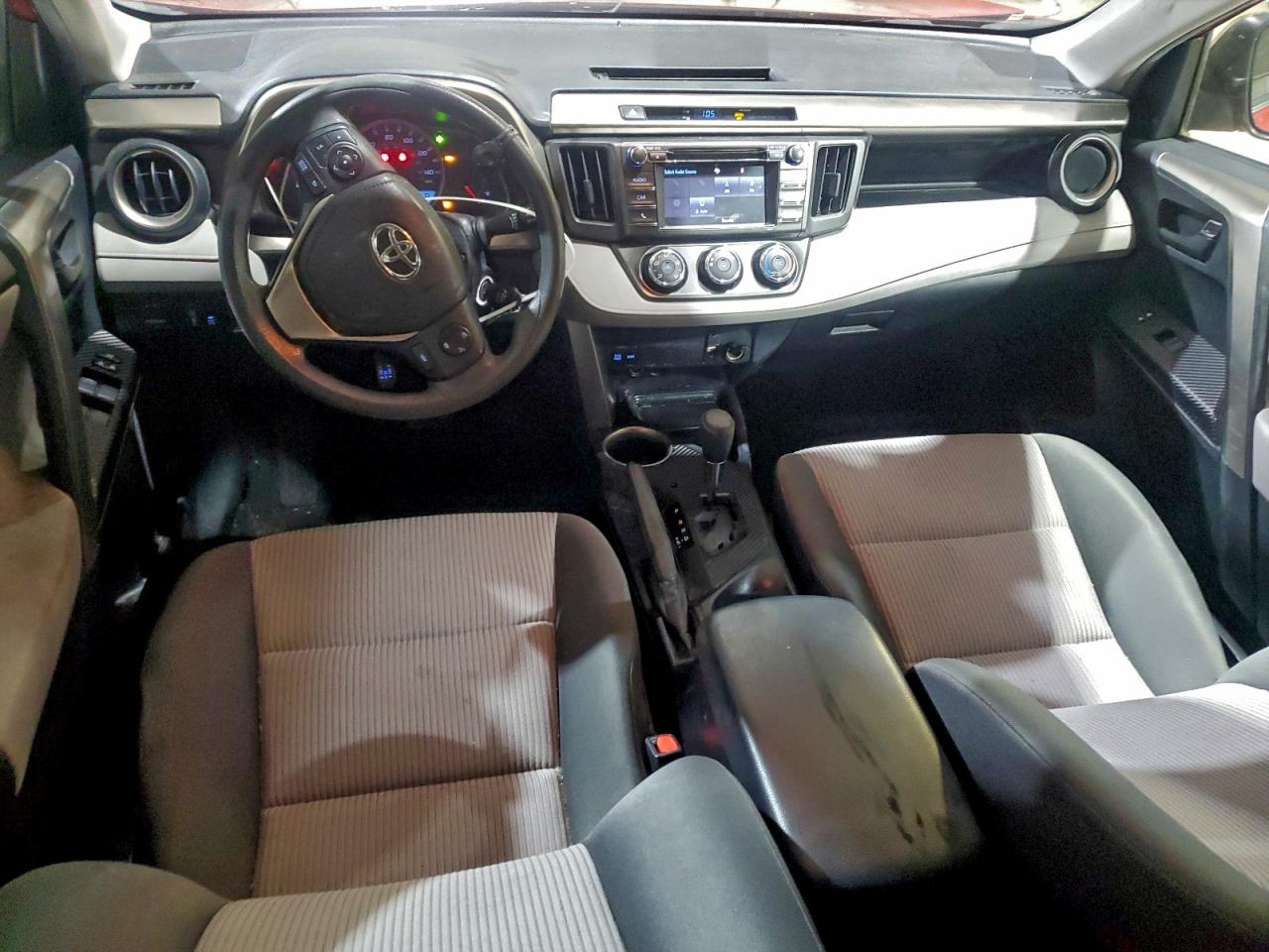 2015 TOYOTA RAV4 LE photo 8