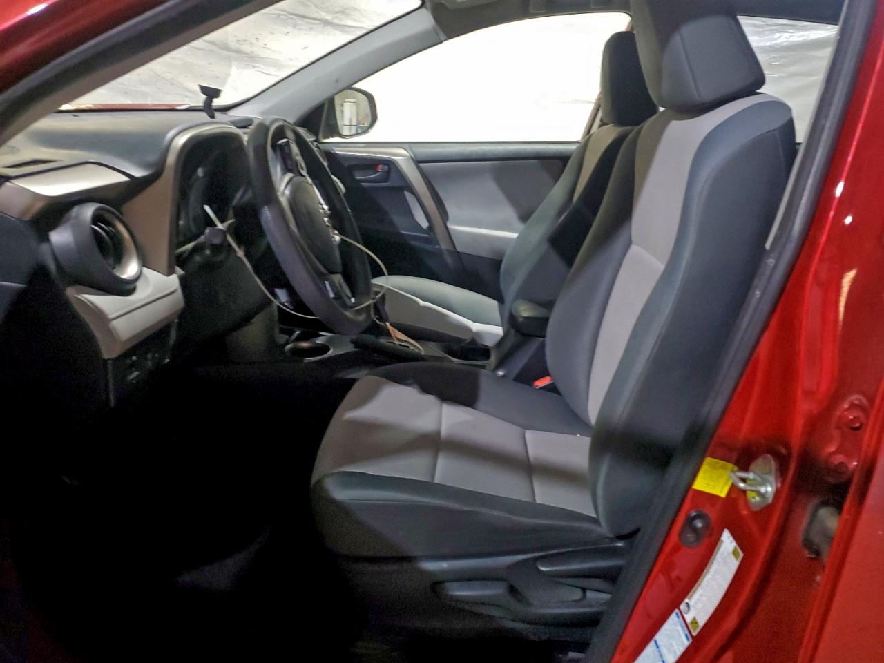 2015 TOYOTA RAV4 LE photo 7