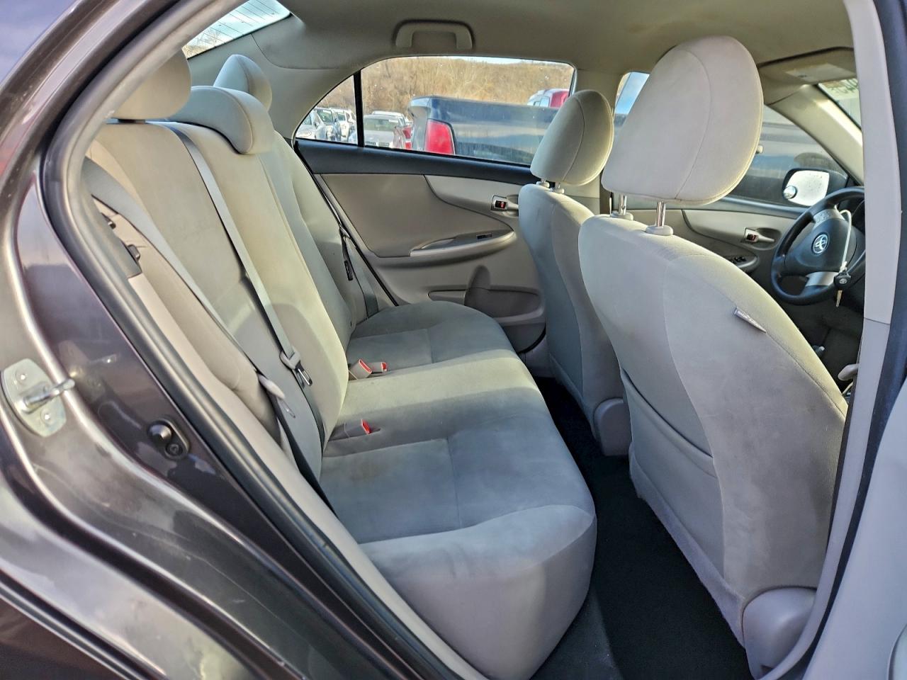 2013 TOYOTA COROLLA BASE photo 10