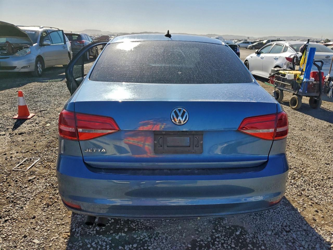 2015 VOLKSWAGEN JETTA BASE photo 6