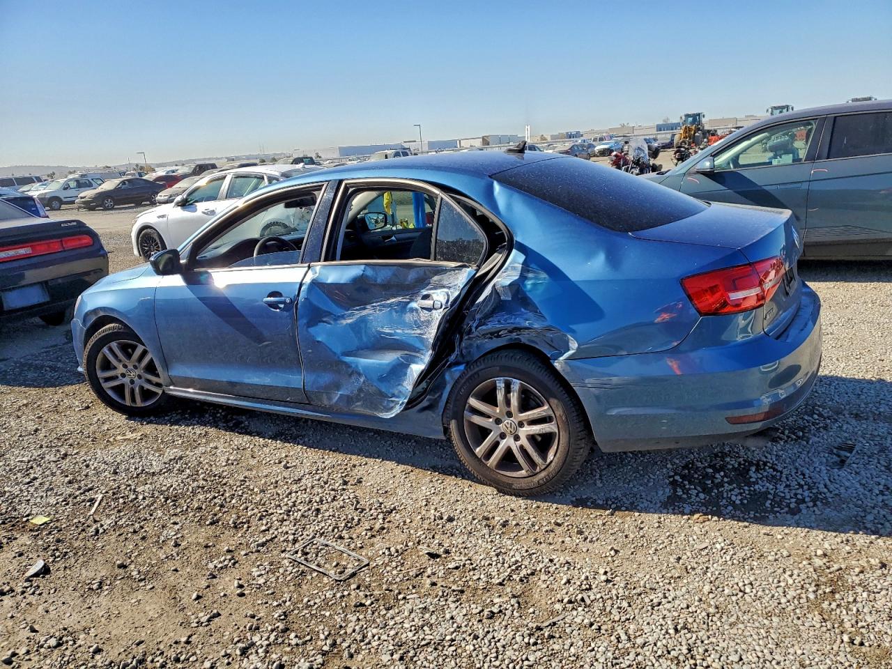 2015 VOLKSWAGEN JETTA BASE photo 2