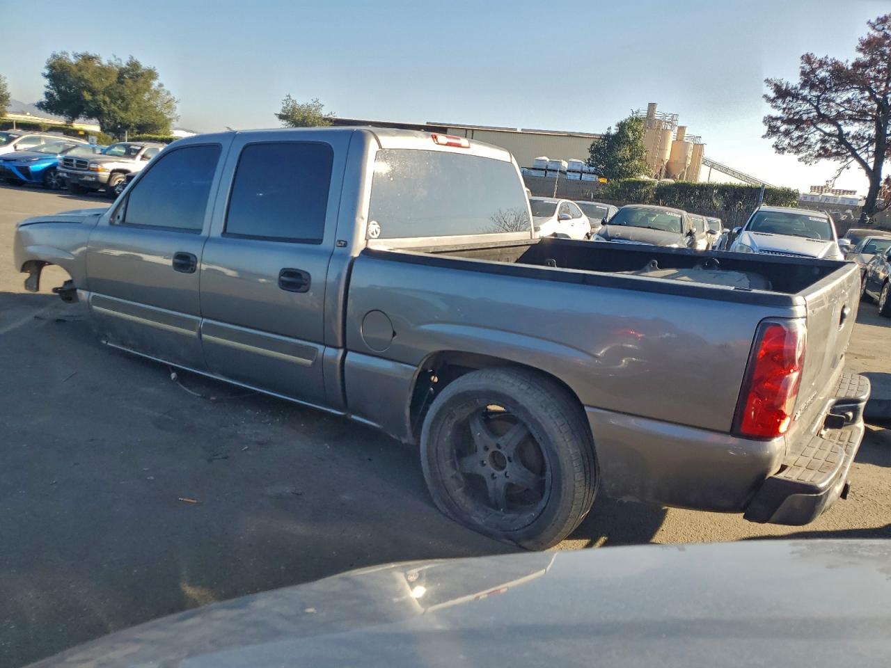 2006 CHEVROLET SILVERADO C1500 photo 2