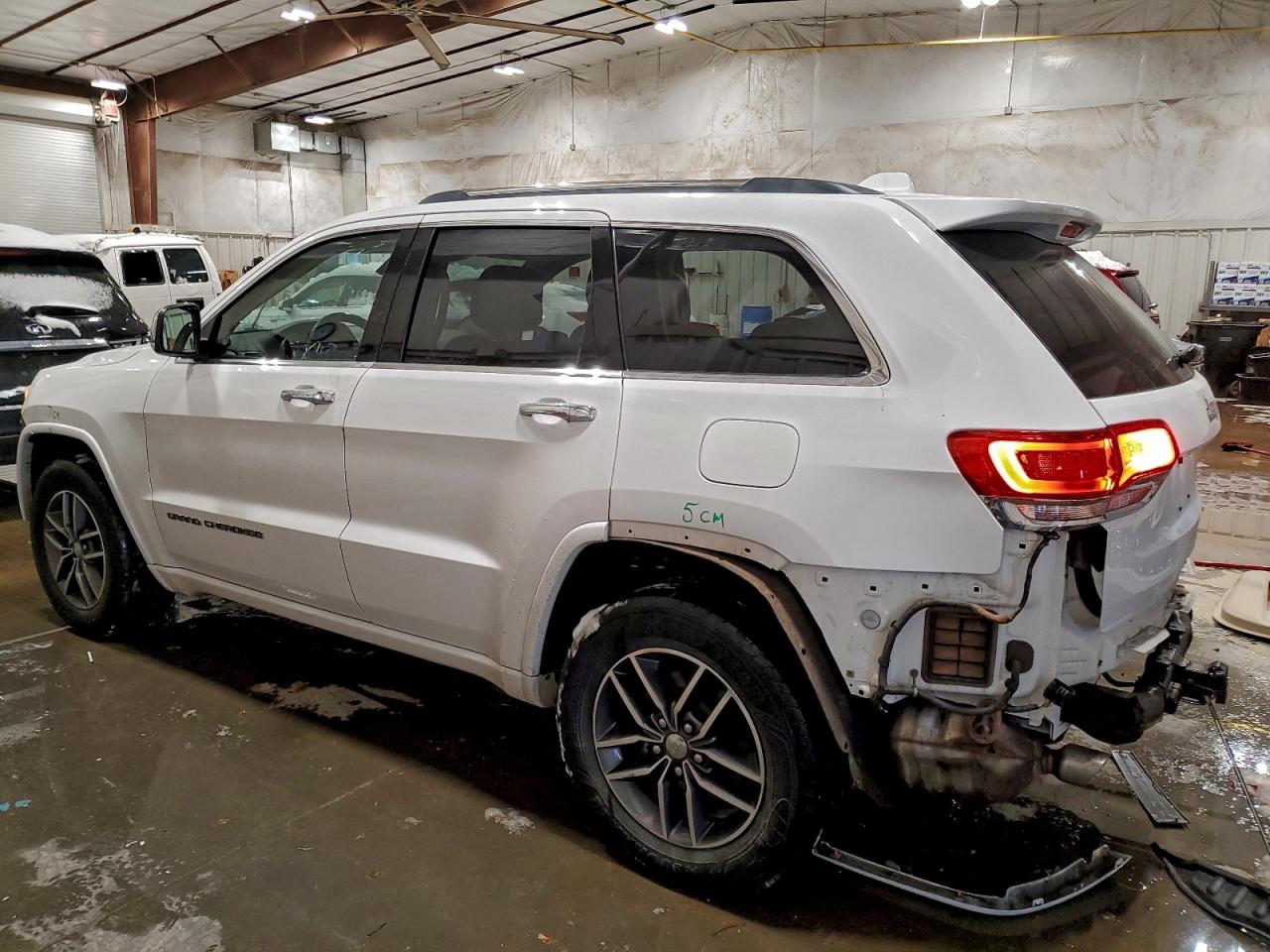 2018 JEEP GRAND CHEROKEE OVERLAND photo 2