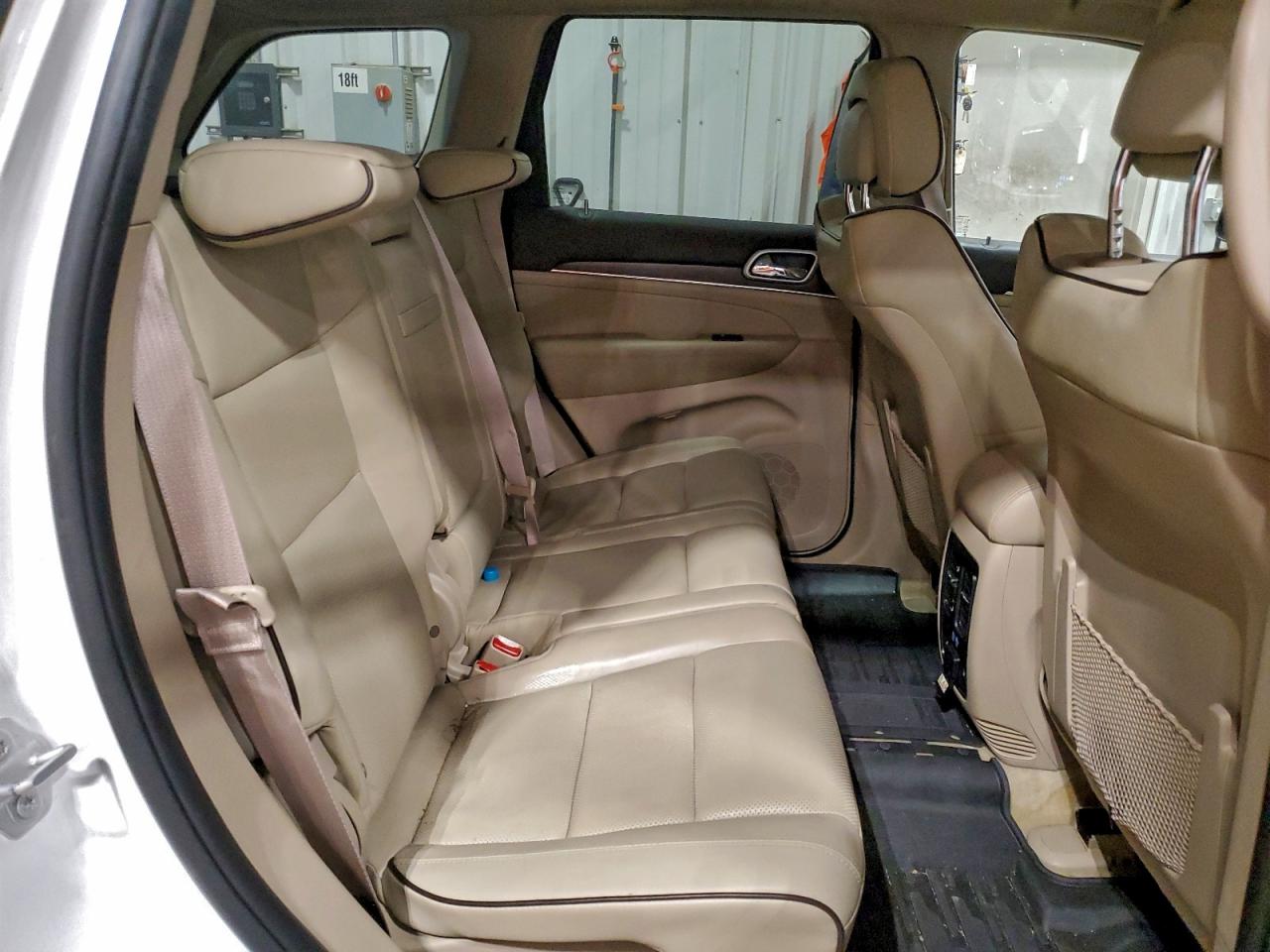 2018 JEEP GRAND CHEROKEE OVERLAND photo 11