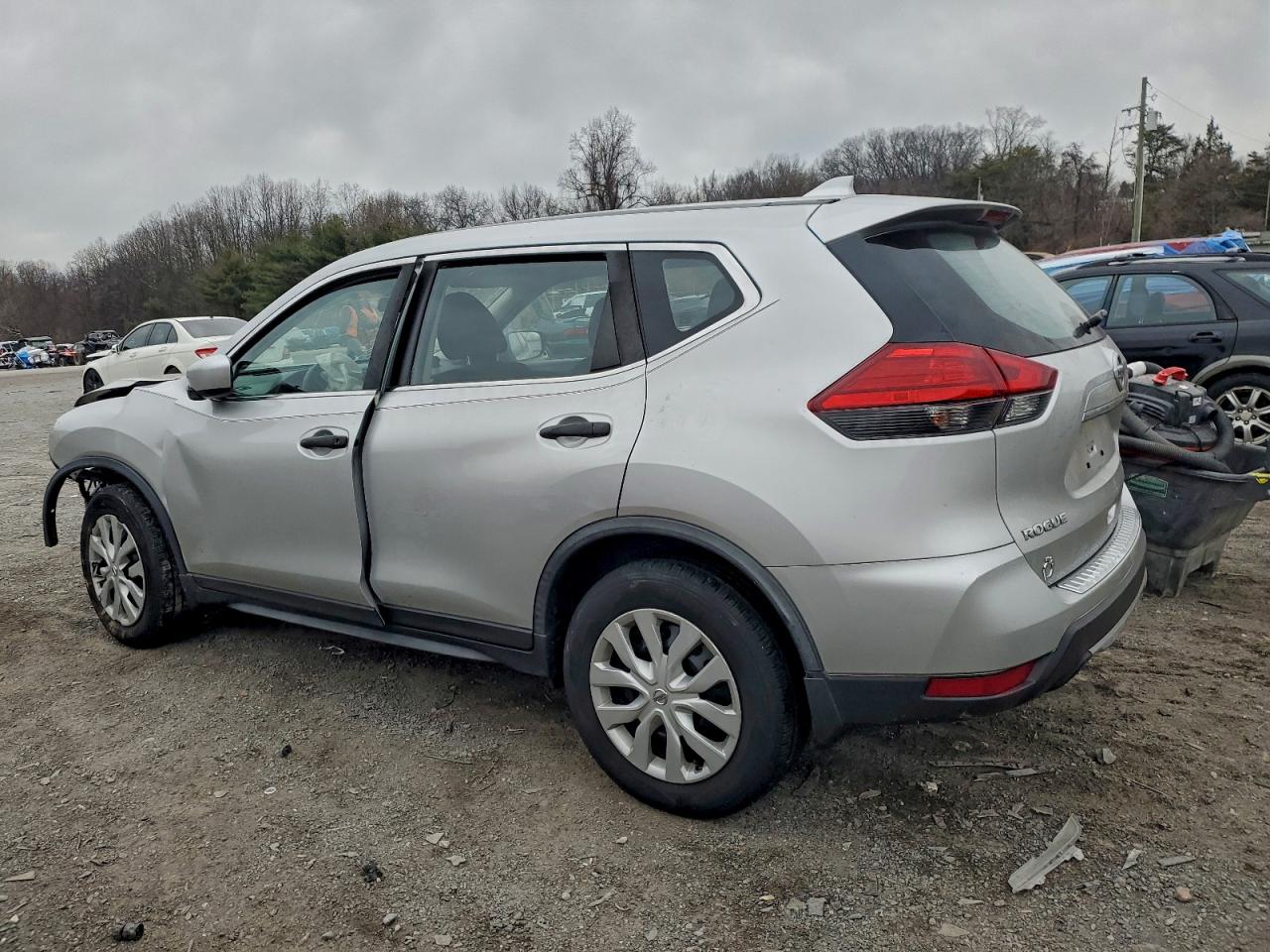 2017 NISSAN ROGUE S photo 2