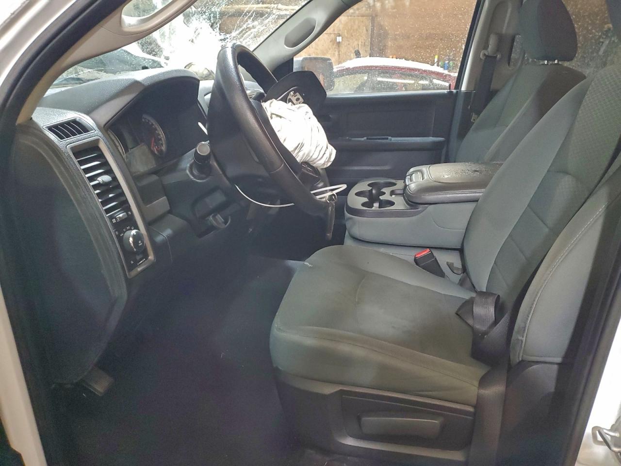 2015 RAM 1500 ST photo 7