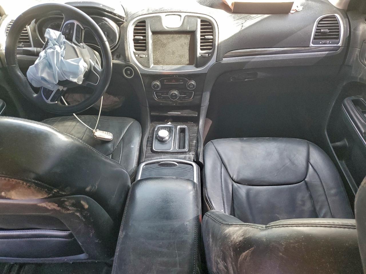2015 CHRYSLER 300 LIMITED photo 8