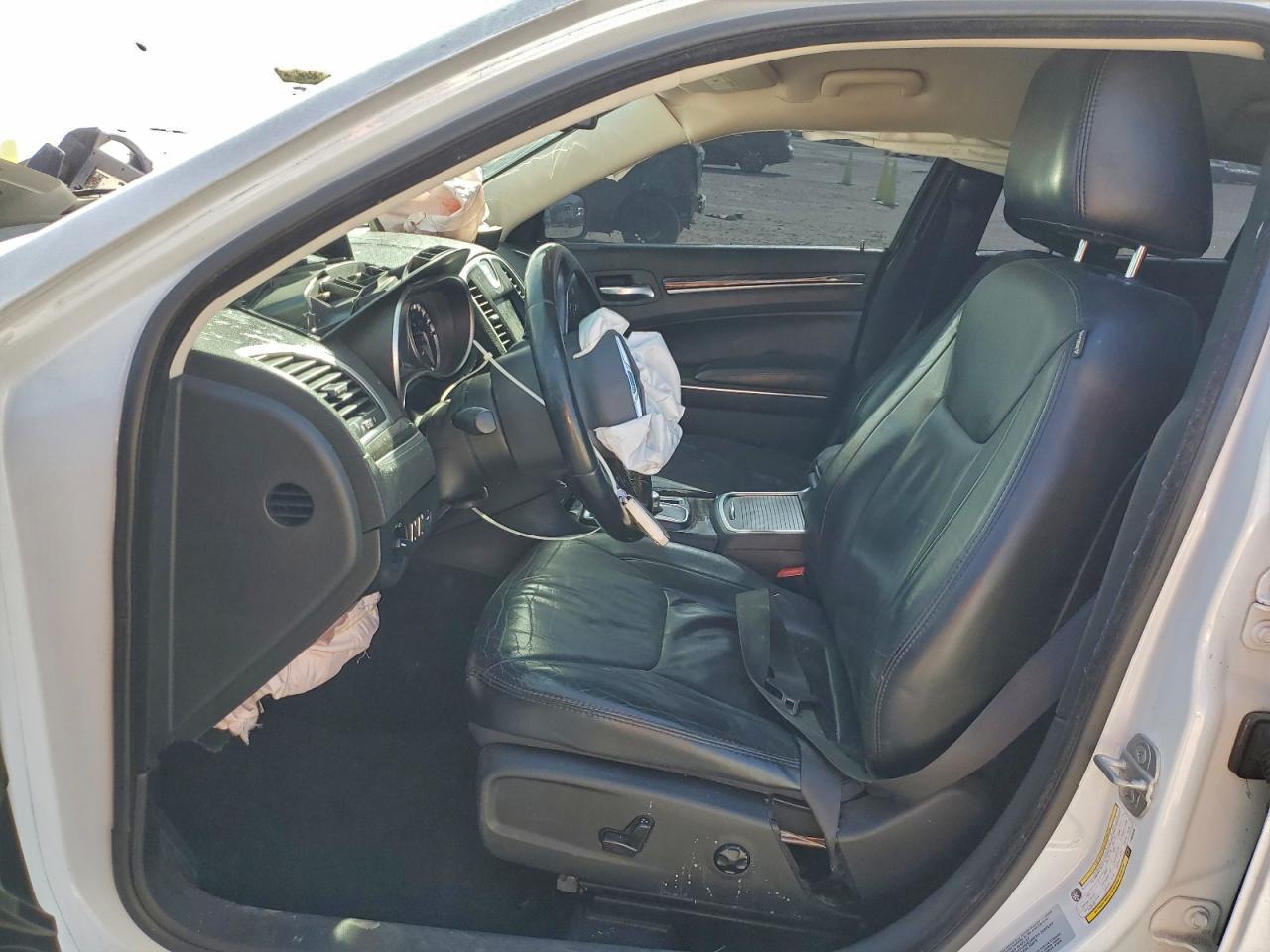 2015 CHRYSLER 300 LIMITED photo 7