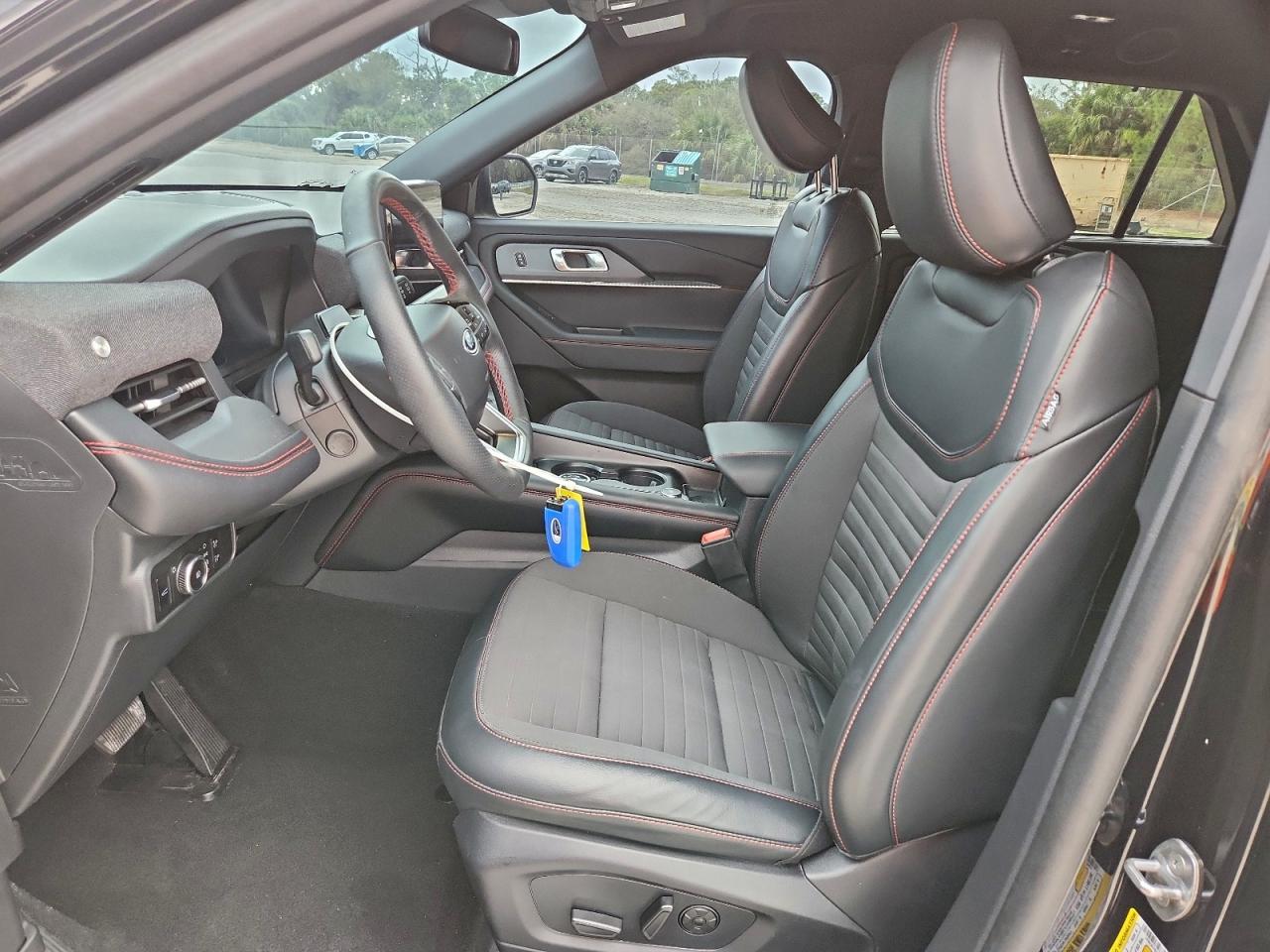 2025 FORD EXPLORER ST-LINE photo 7