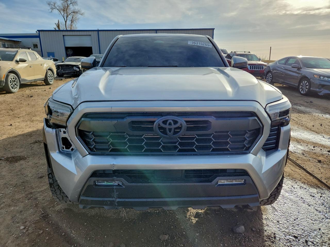 2025 TOYOTA TACOMA DOUBLE CAB photo 5