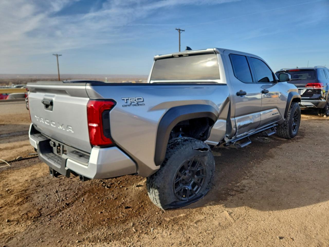 2025 TOYOTA TACOMA DOUBLE CAB photo 3