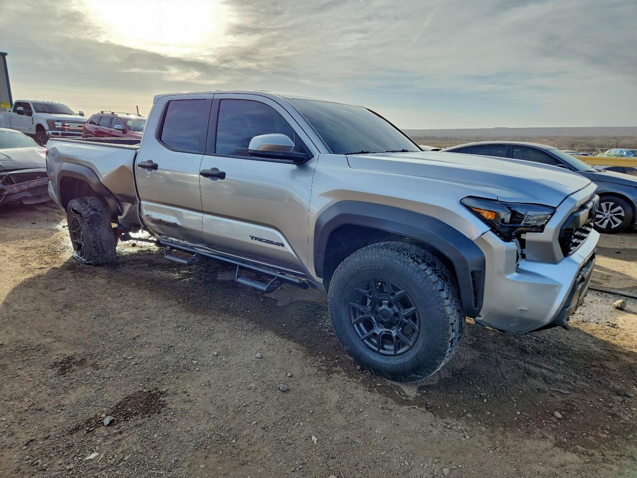 2025 TOYOTA TACOMA DOUBLE CAB photo 4