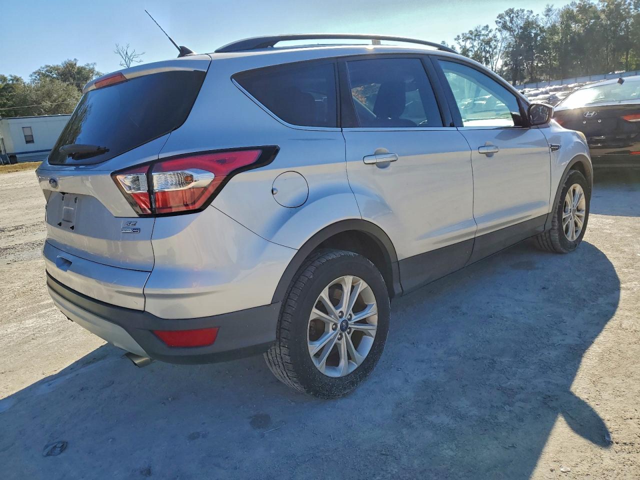 2018 FORD ESCAPE SE photo 3