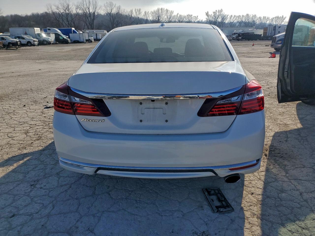 2016 HONDA ACCORD EXL photo 6